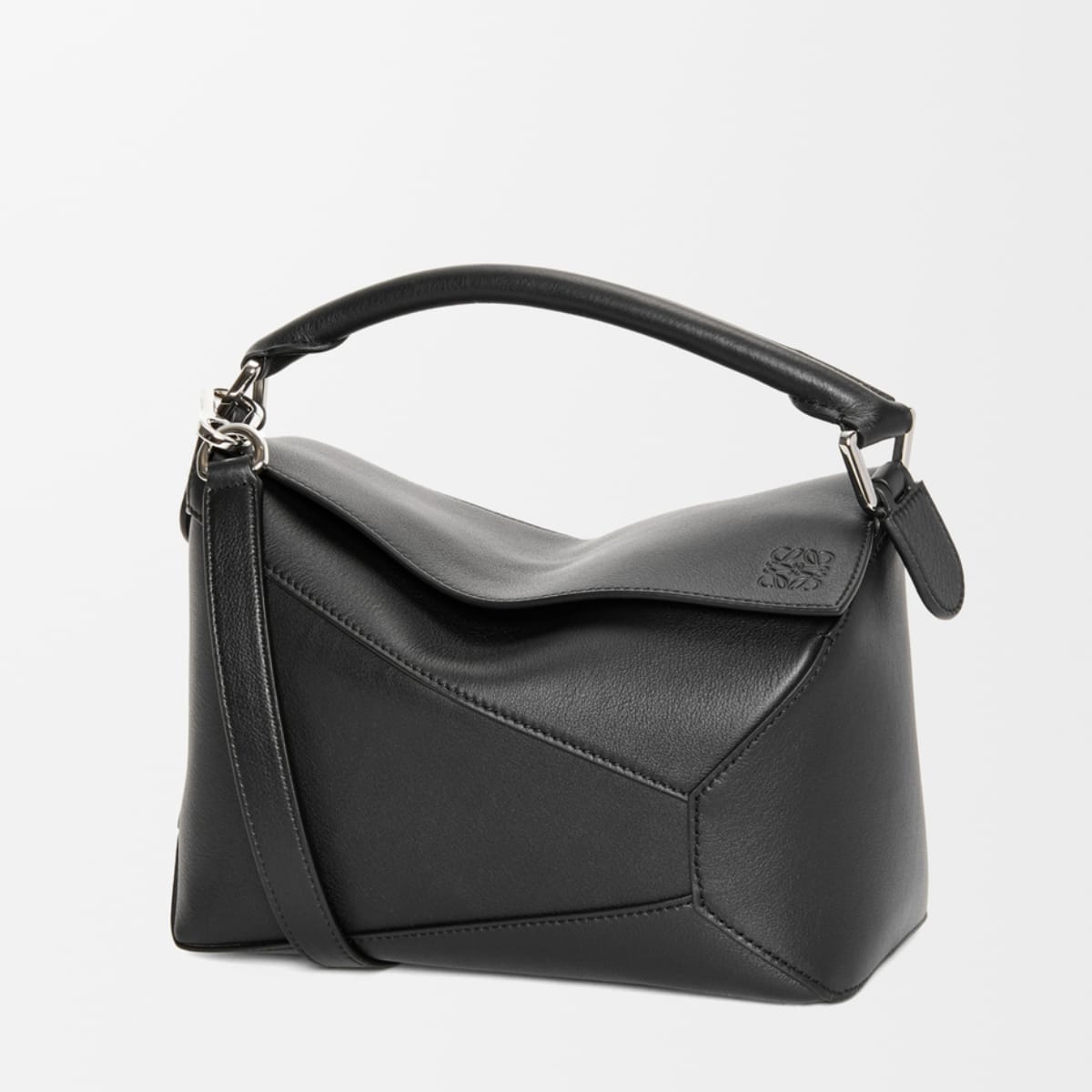 Sac Loewe Puzzle noir avec panneaux géométriques inspirés de l'origami