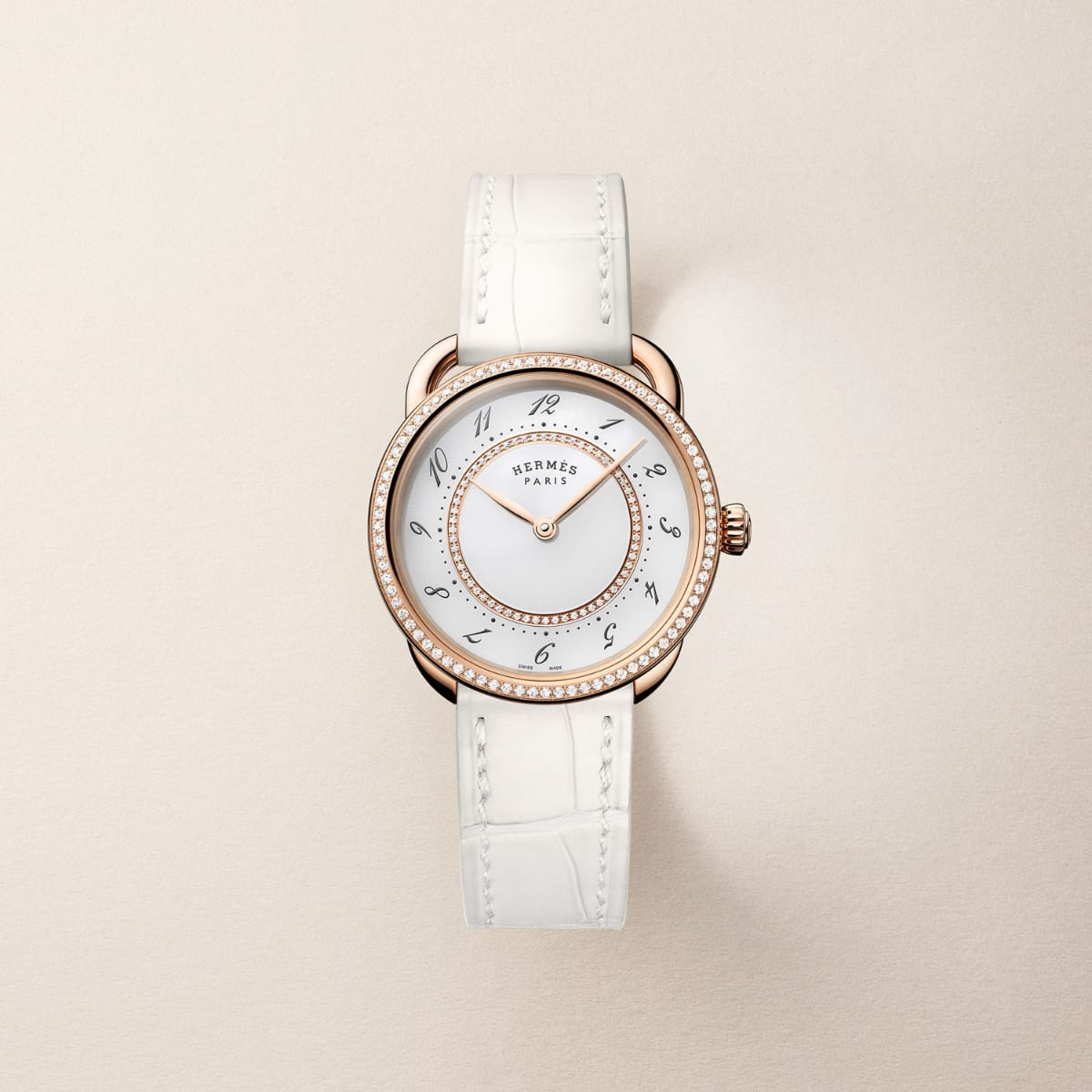 Montre Hermès Arceau classique avec boîtier rond et attaches inspirées des étriers